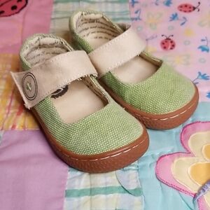 Livie & Luca Light Green Carta II Mary Jane Size 4 Excellent condition